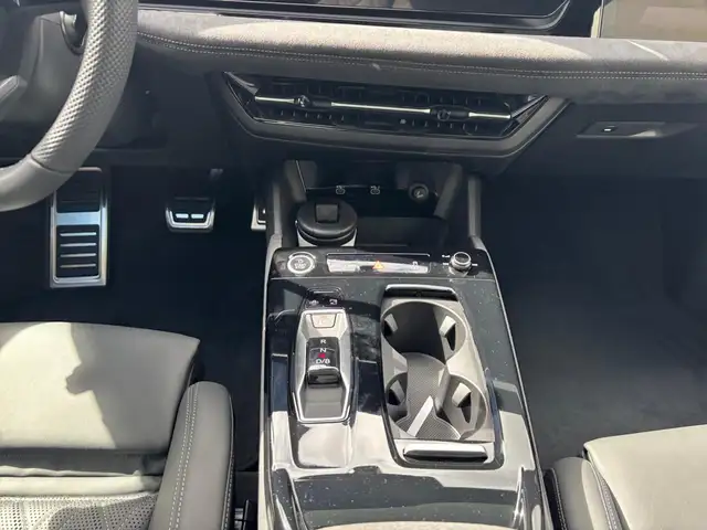 Audi A6 view 19