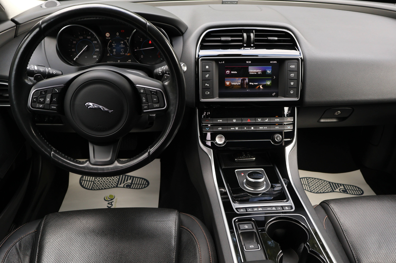 Jaguar XE XE 2.0 D Prestige LijnA Keyless LED Cam Garantie * — photo 10