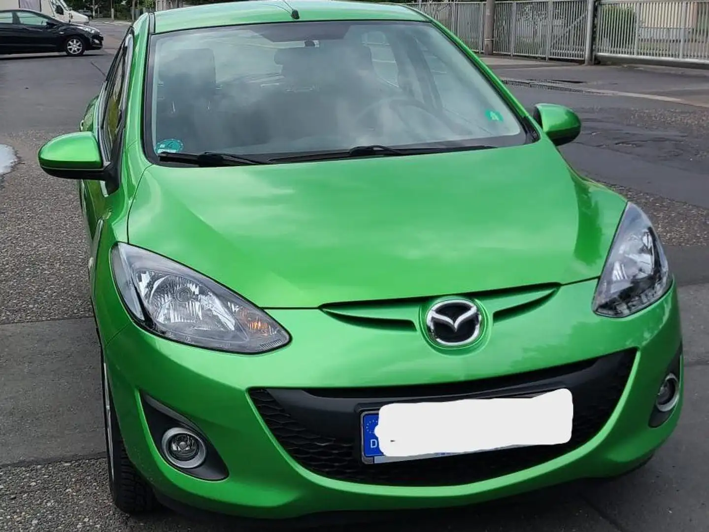 Mazda 2 2 1.3 MZR Edition Grün - 1