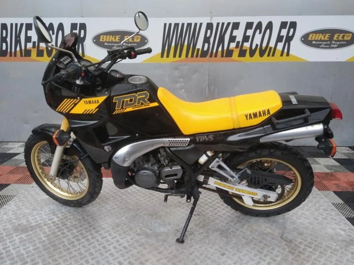 Yamaha TDR 250 Negro - 2