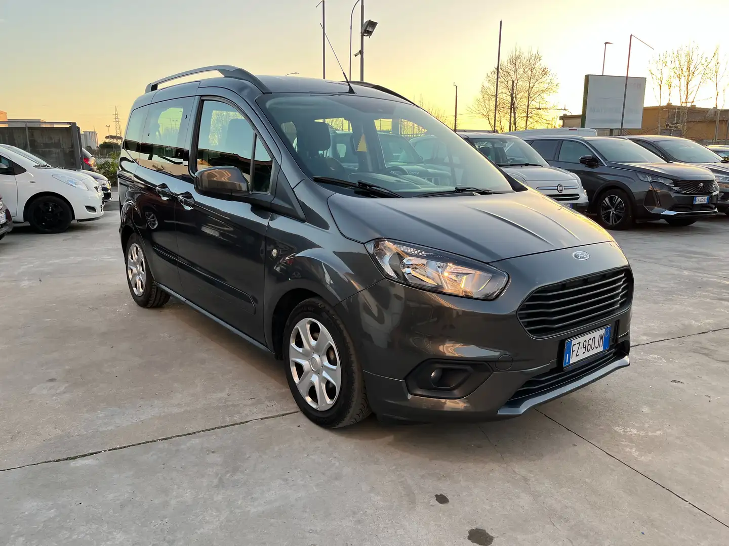 Ford Tourneo Courier Grigio - 1