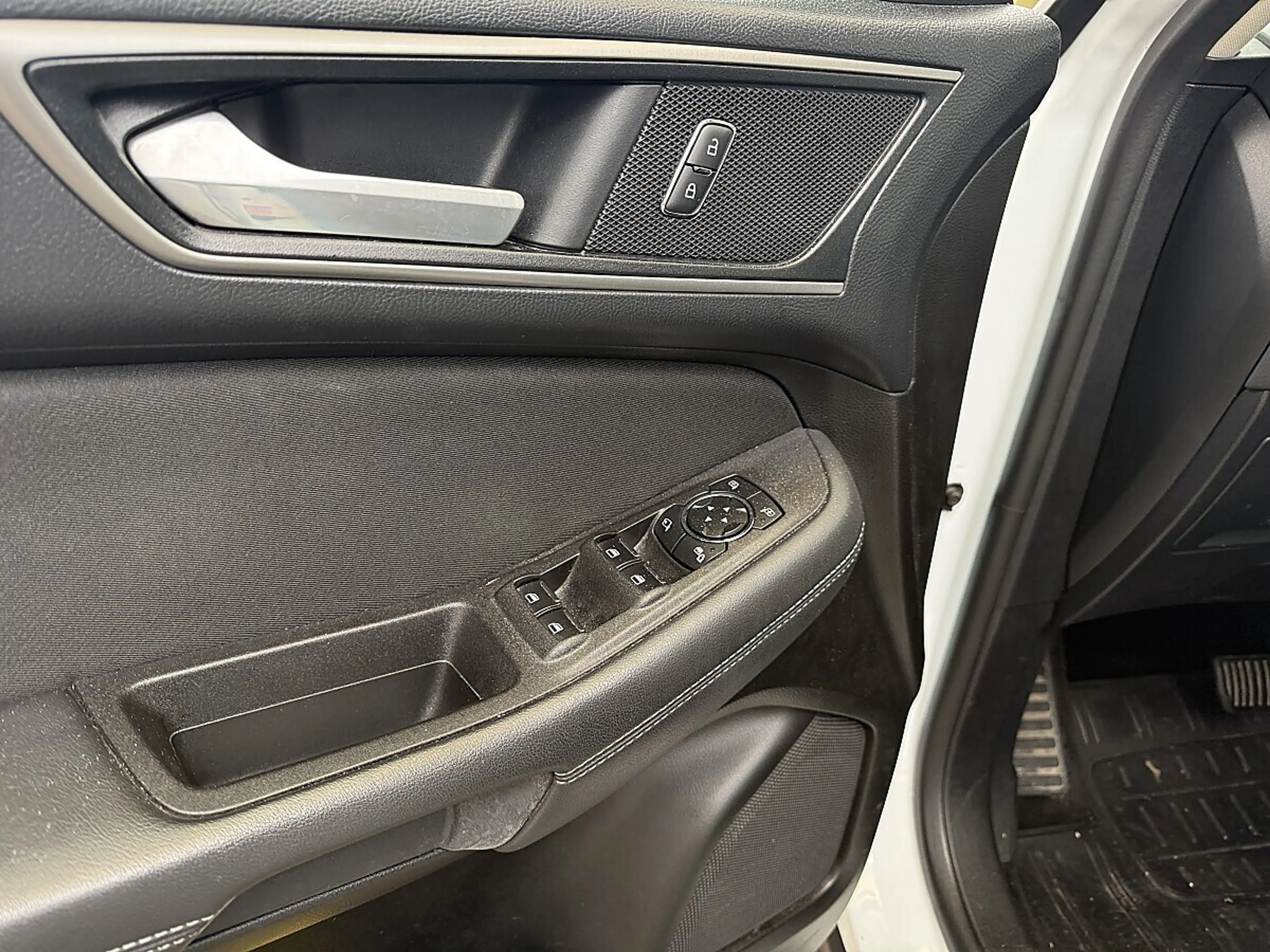 Ford S-Max S-MAX Trend 2.0 EcoBlue SCR Aut. — photo 9
