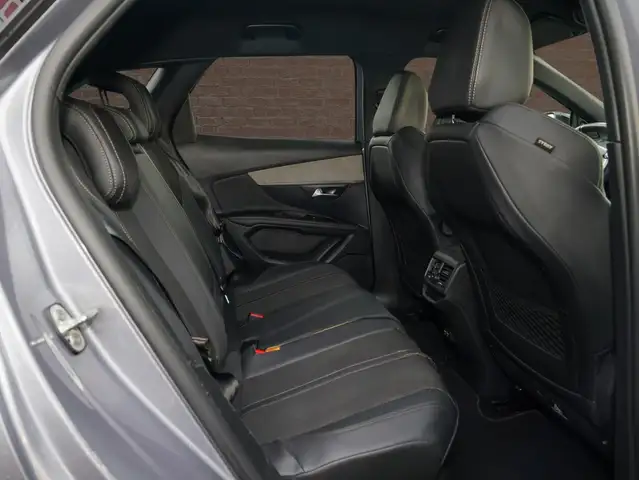 Peugeot 3008 view 6