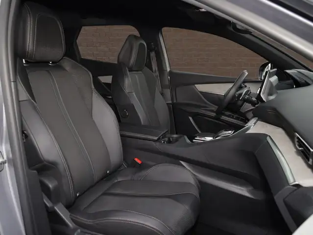 Peugeot 3008 view 5