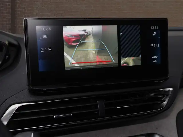Peugeot 3008 view 4
