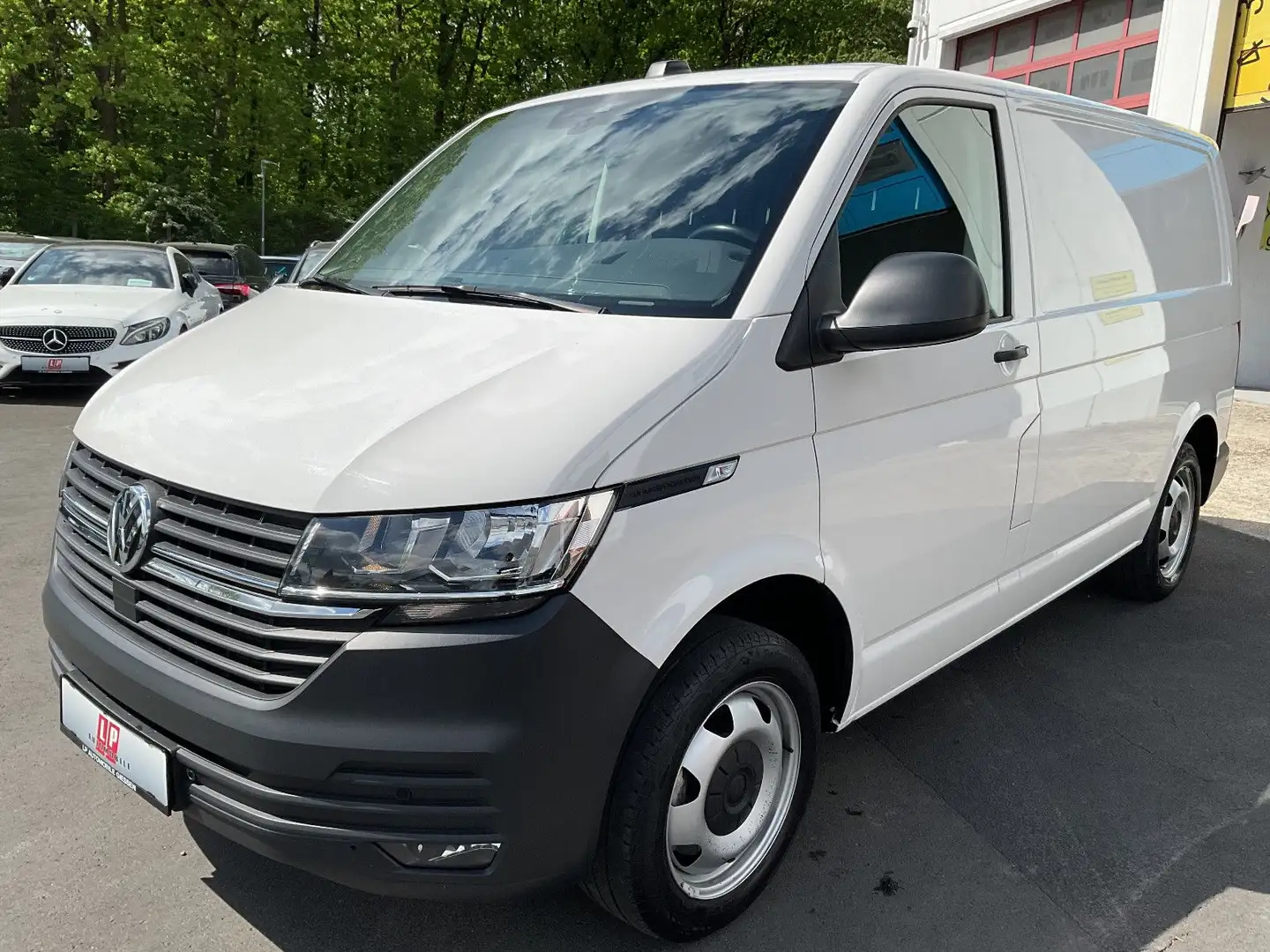 Volkswagen T6 Transporter T6.1  2.0 TDI 204 PS DSG Klima Navi AHK 1 Hand Blanc - 1
