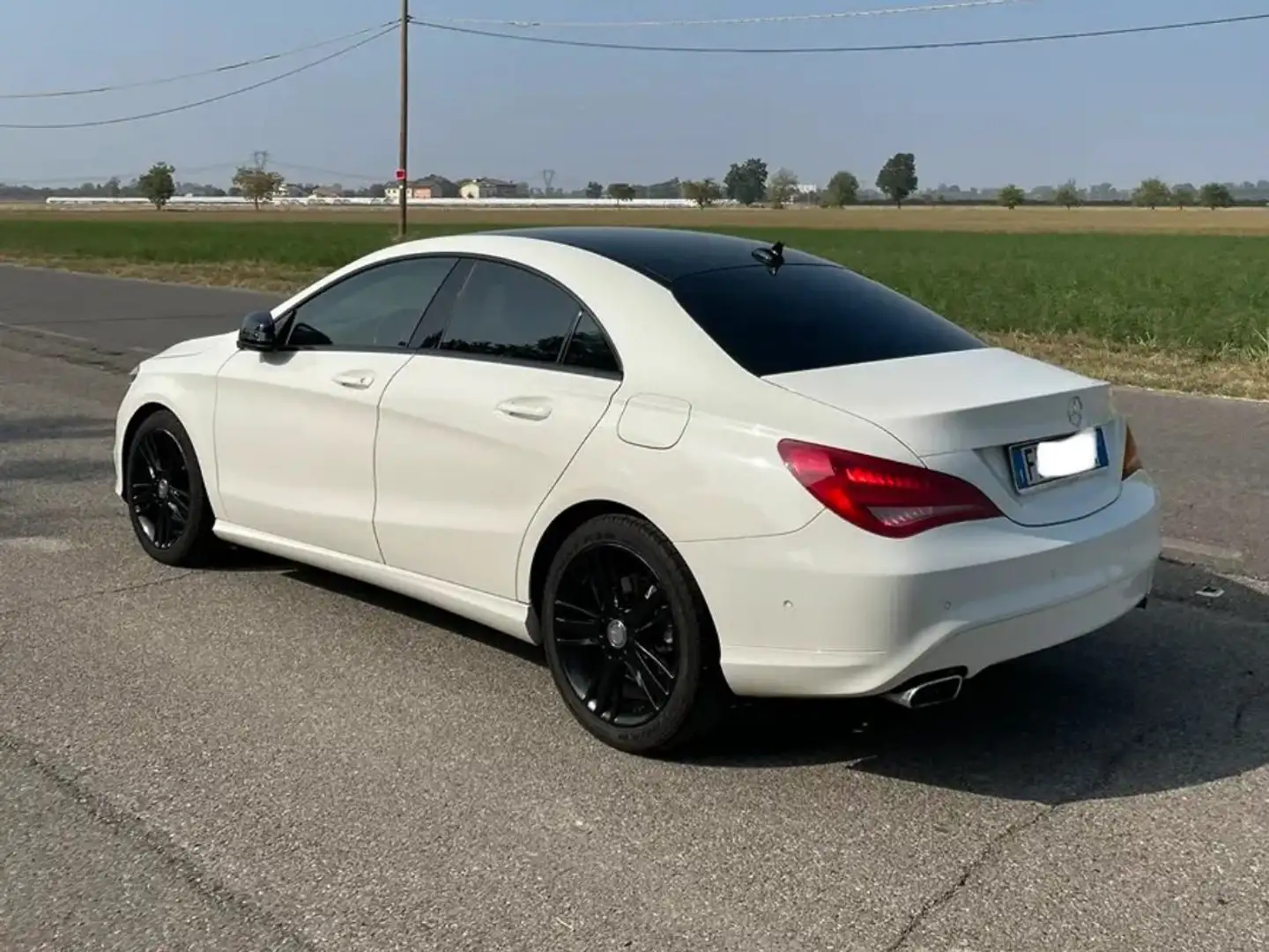 Mercedes-Benz CLA 220 CLA - C117d (cdi) Sport 177cv auto White - 1