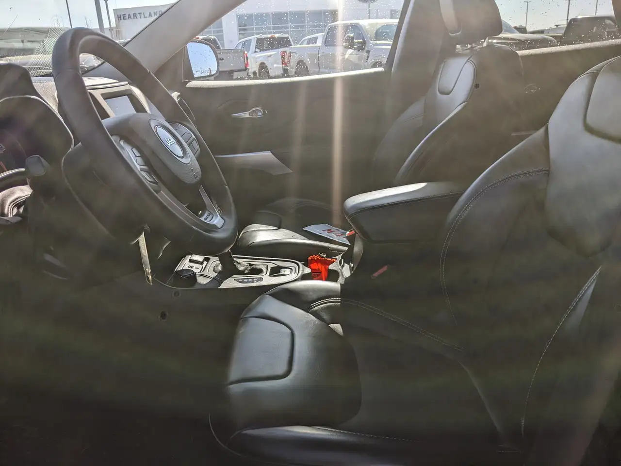 Jeep Cherokee снимка Jeep Cherokee