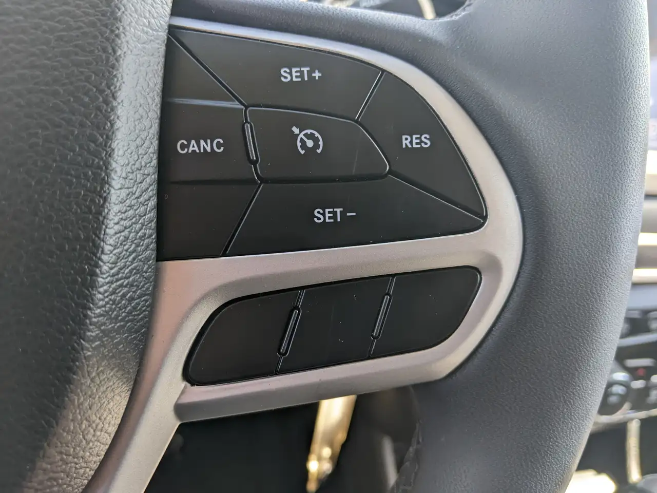 Jeep Cherokee снимка Jeep Cherokee