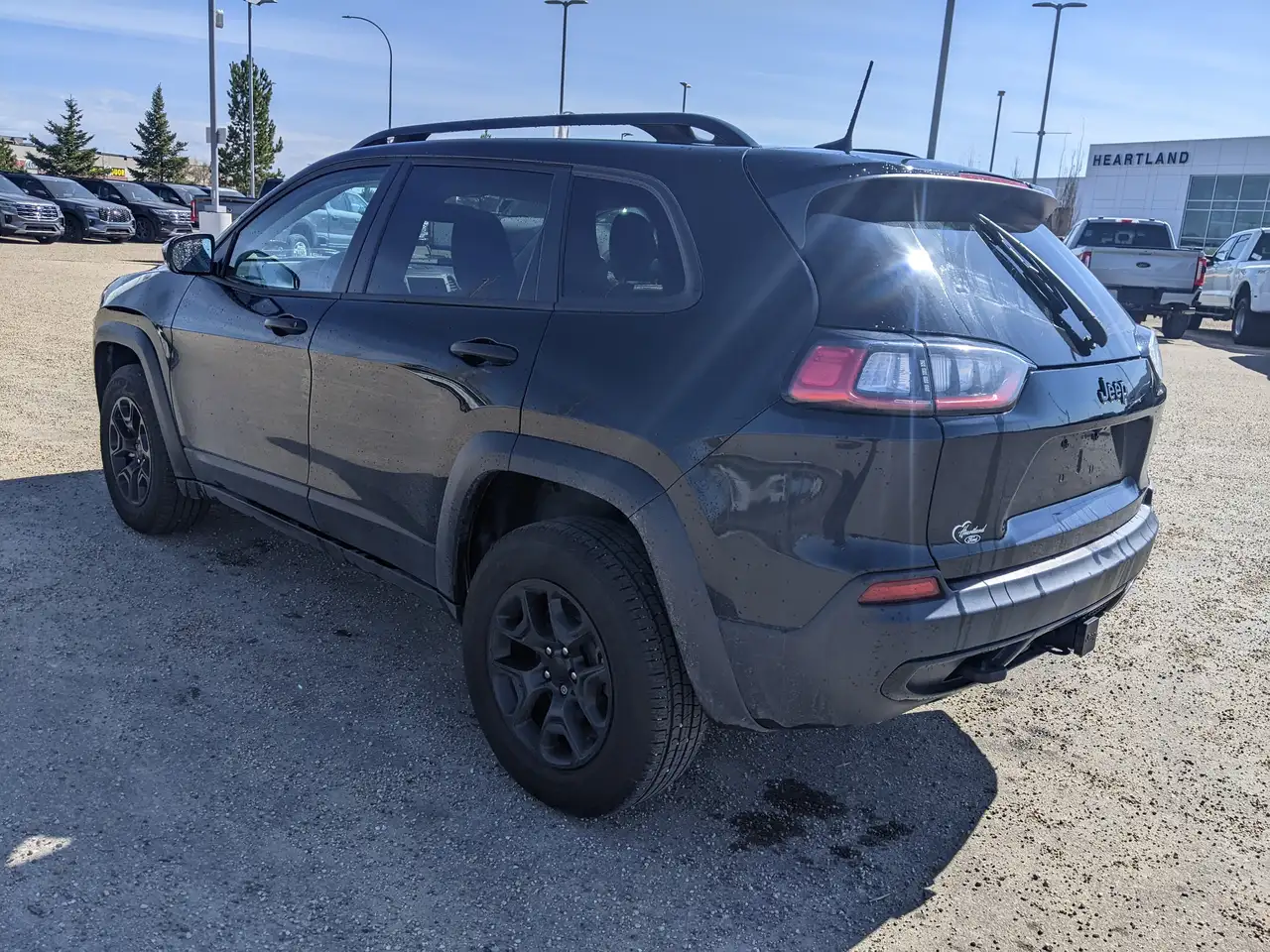 Jeep Cherokee снимка Jeep Cherokee
