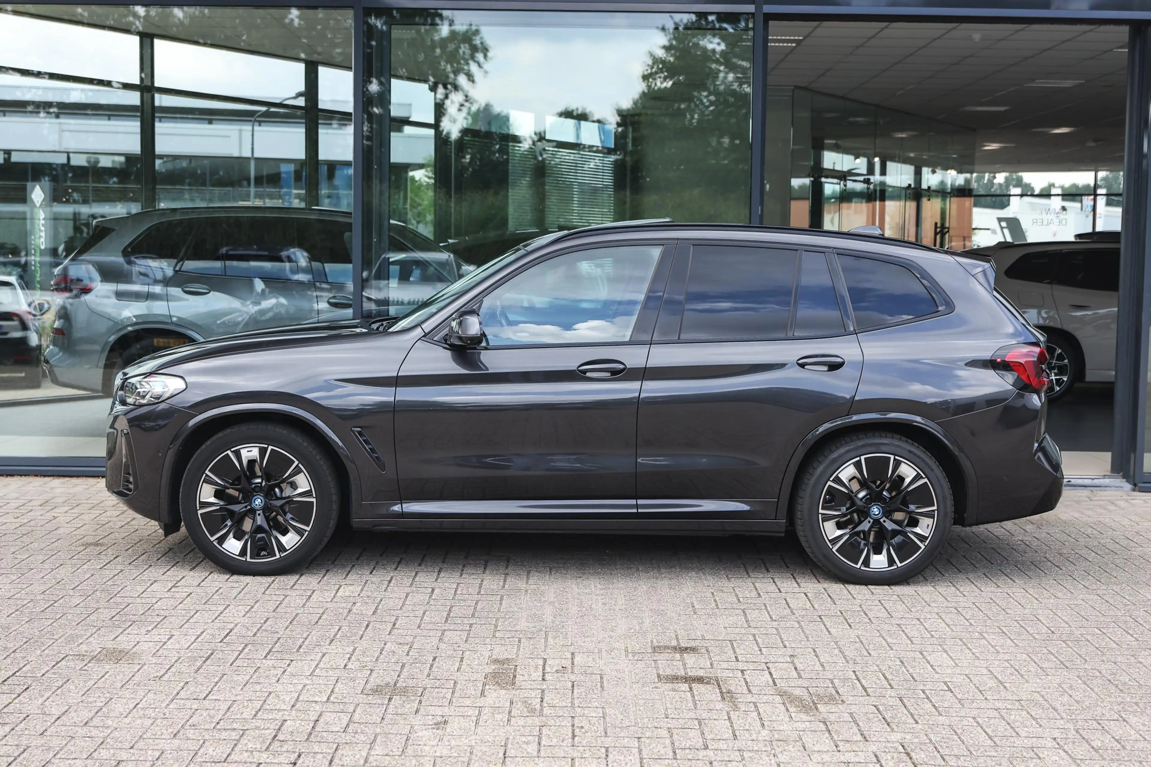 BMW iX3 High Executive / Trekhaak / Sportstoelen / Head-Up — photo 8