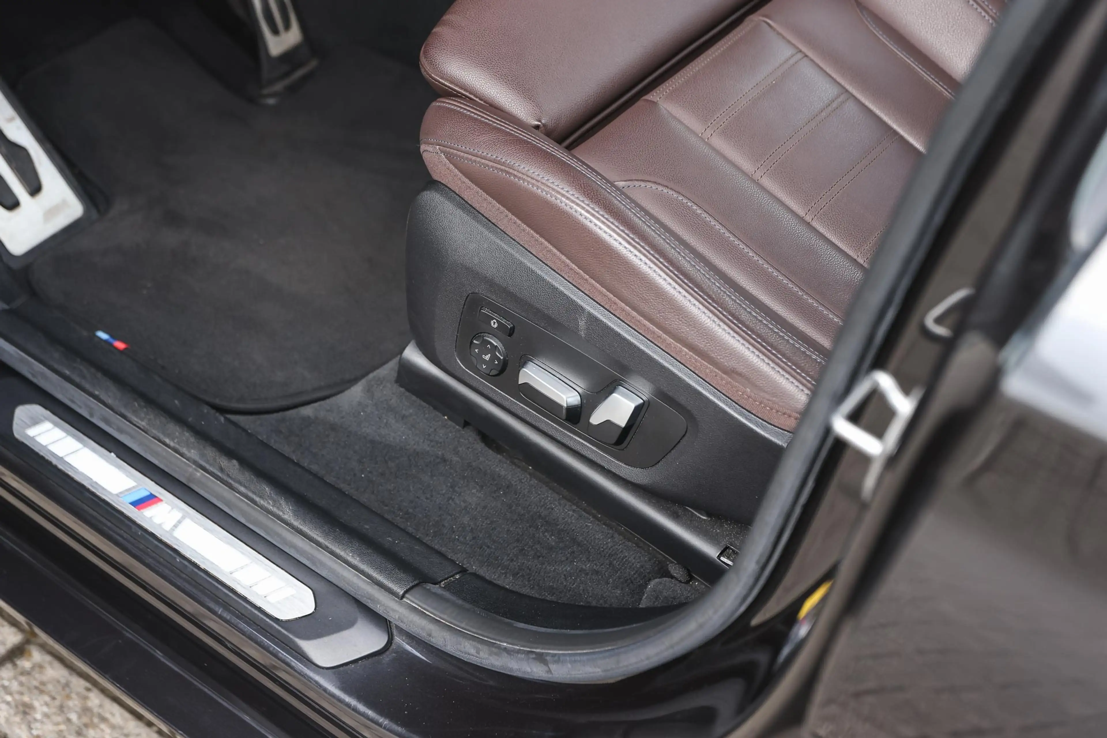 BMW iX3 High Executive / Trekhaak / Sportstoelen / Head-Up — photo 15