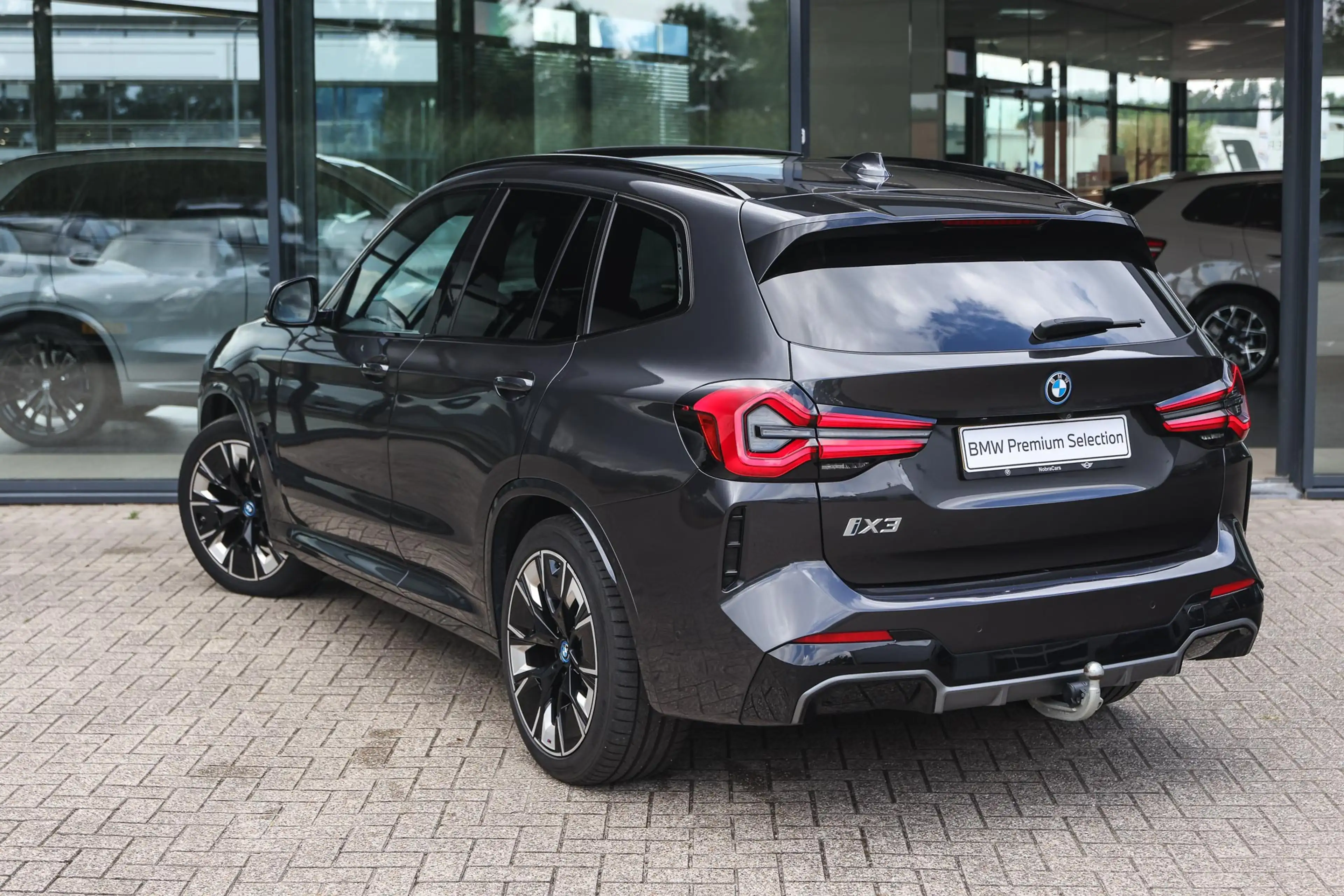 BMW iX3 High Executive / Trekhaak / Sportstoelen / Head-Up — photo 2
