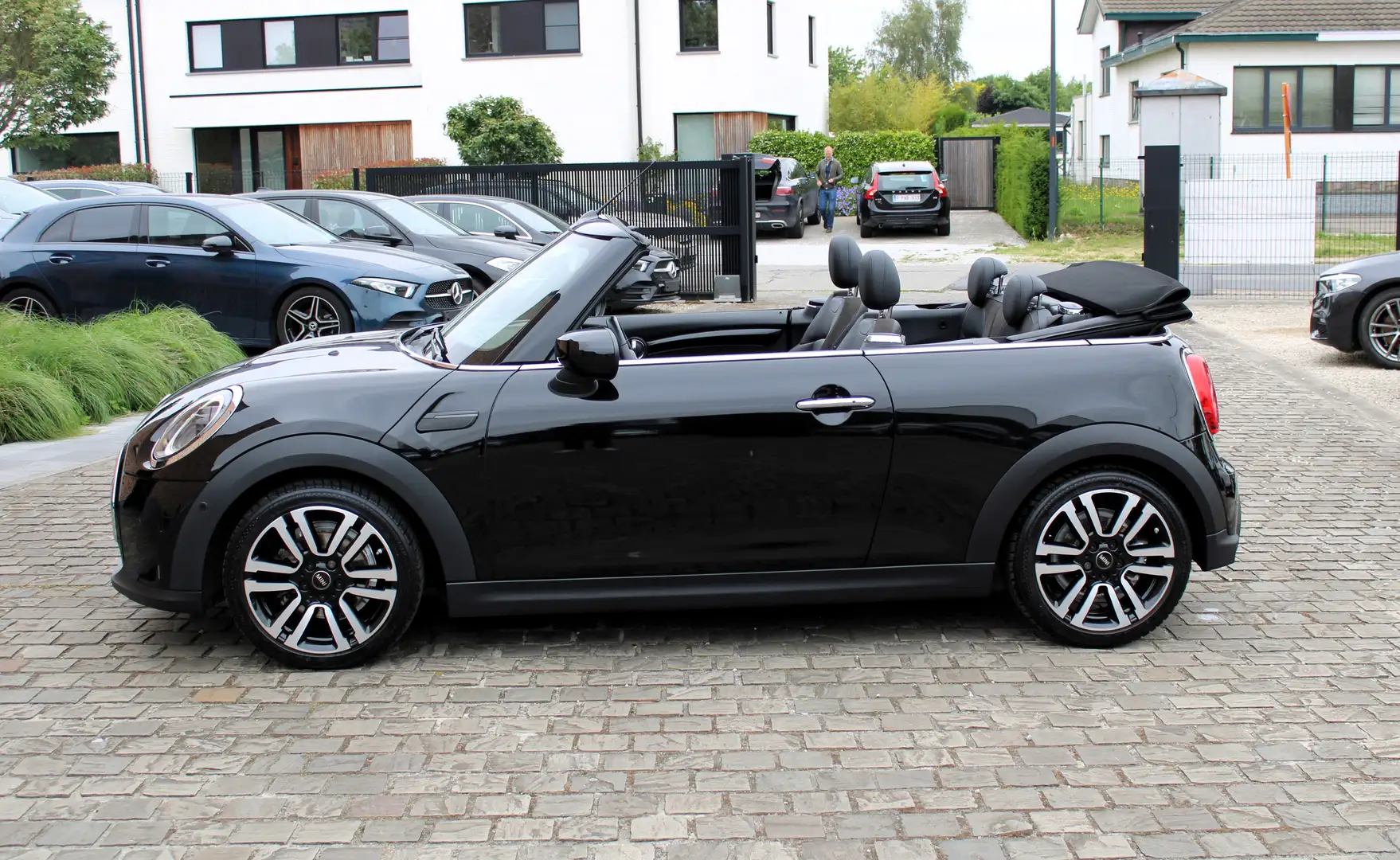 MINI Cooper Cabrio 1.5i Perfecte staat !!! Zwart - 1