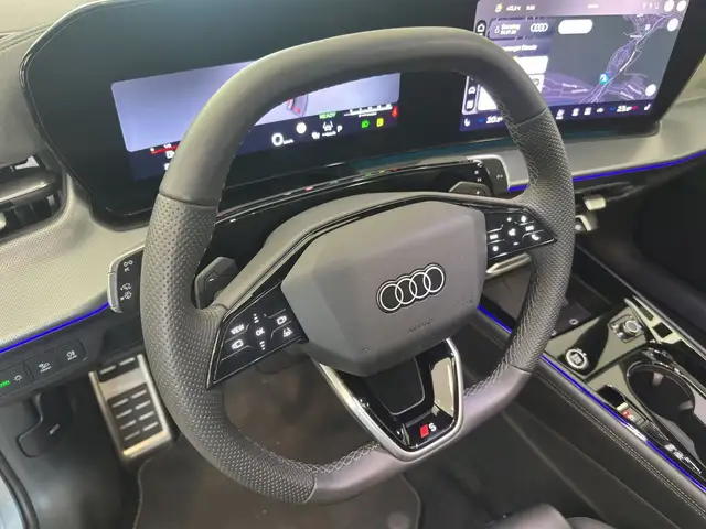 Audi Q3 view 9