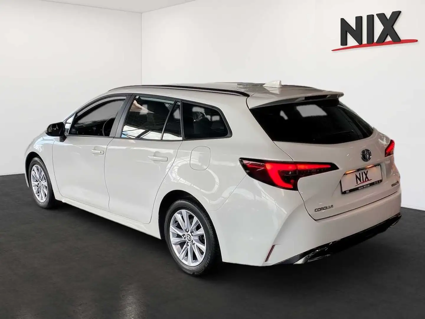 Toyota Corolla Touring Sports 1.8 Business Edition Weiß - 2