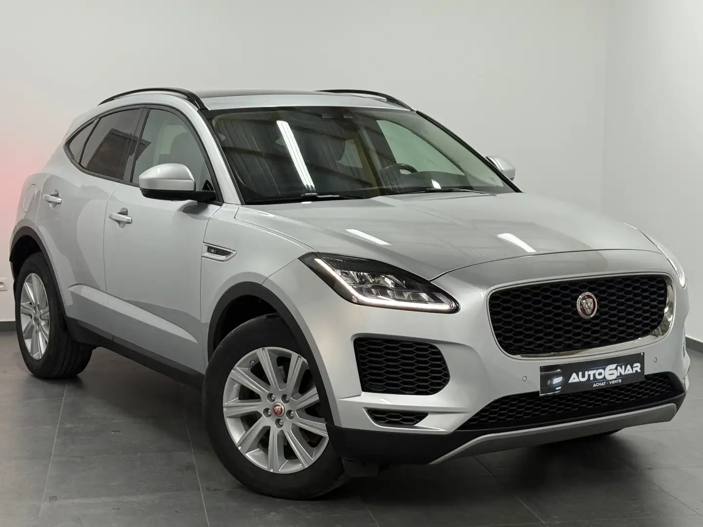 Jaguar E-Pace 2.0 D AWD EU6d-temps - Navi - CarPlay - Camera Fekete - 1