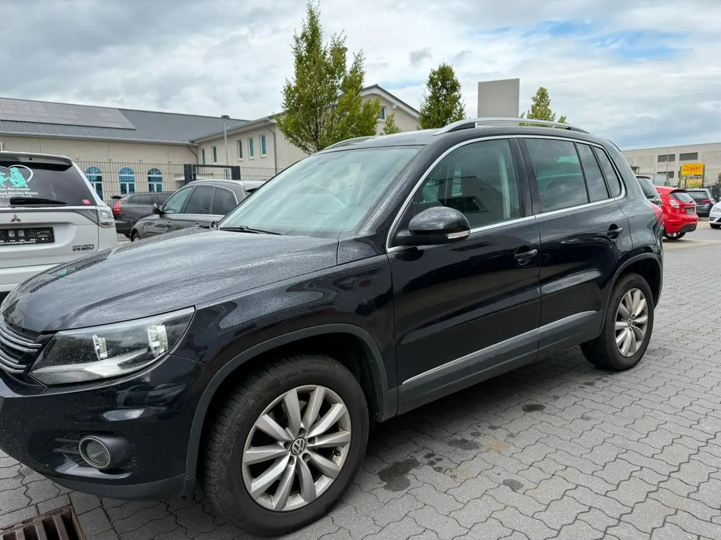 Volkswagen Tiguan Track & Style BMT 4Motion Schwarz - 2