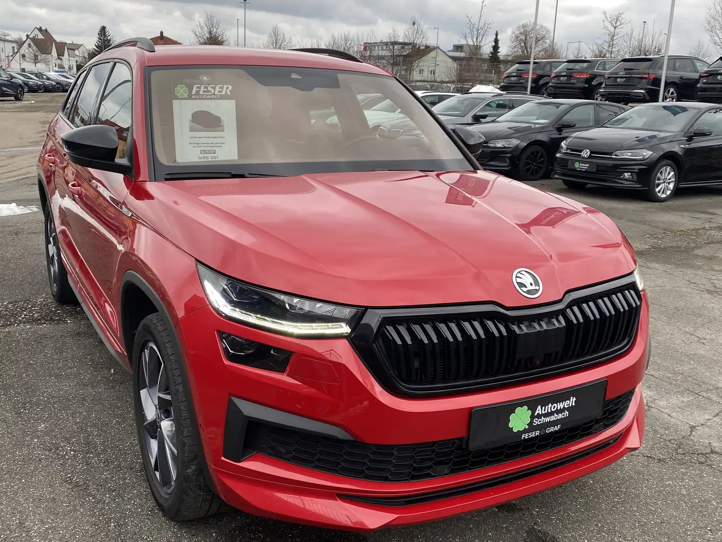 Skoda Kodiaq Sportline 2.0 TDI DSG 4x4 AHK 360° MATRIX Rouge - 2