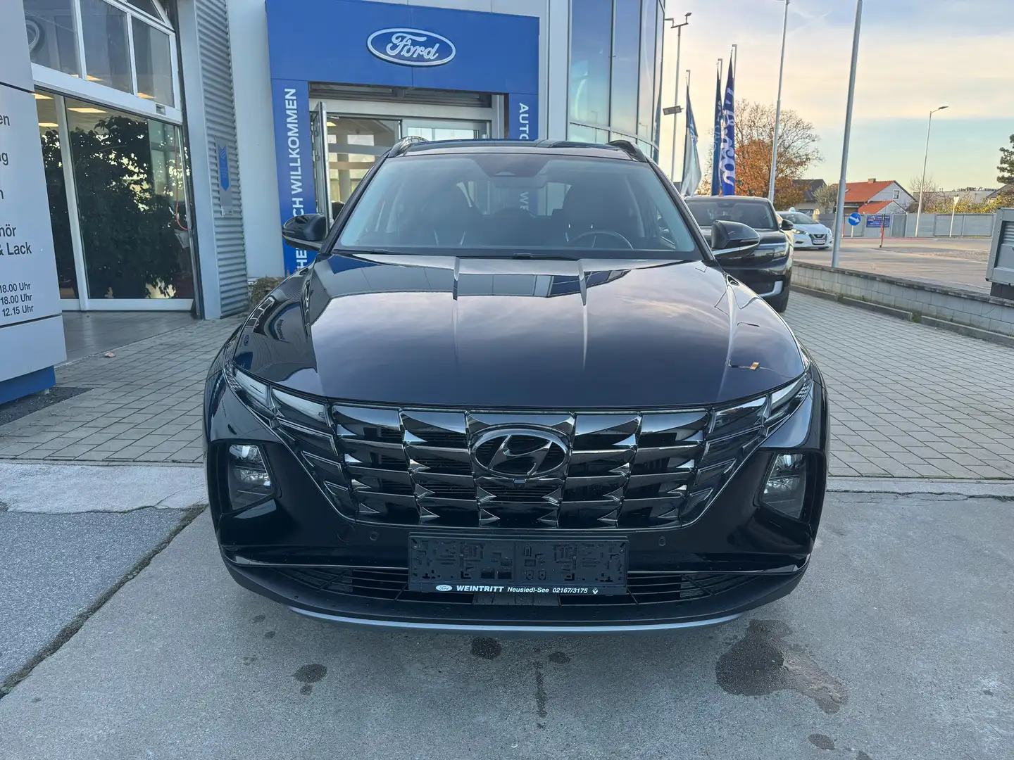 Hyundai TUCSON 1.6 T-GDI PHEV 4WD Prestige Line Aut. Schwarz - 2
