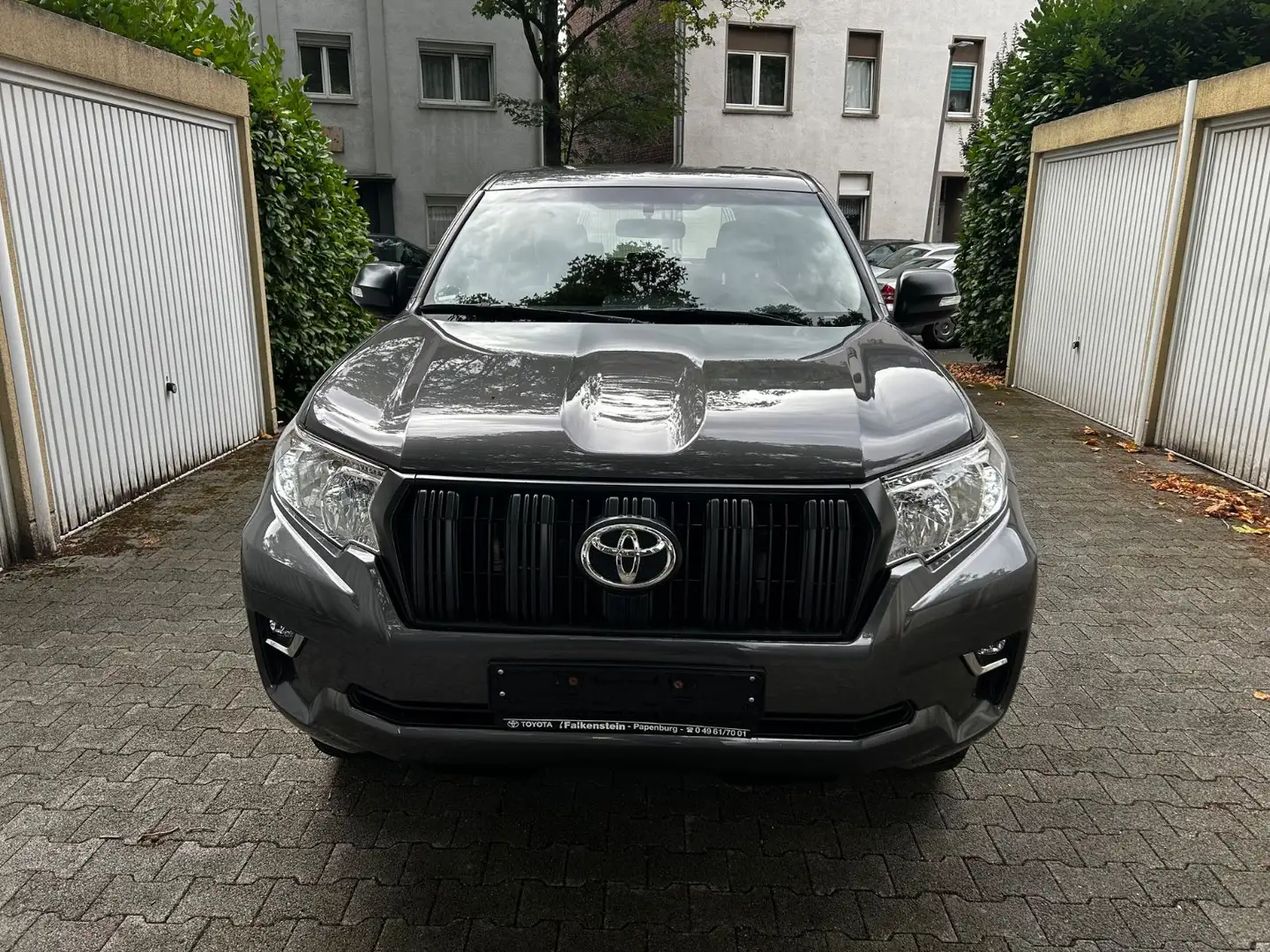 Toyota Land Cruiser 2.8 Automatik Navi Kam netto 41.000€ Gris - 2