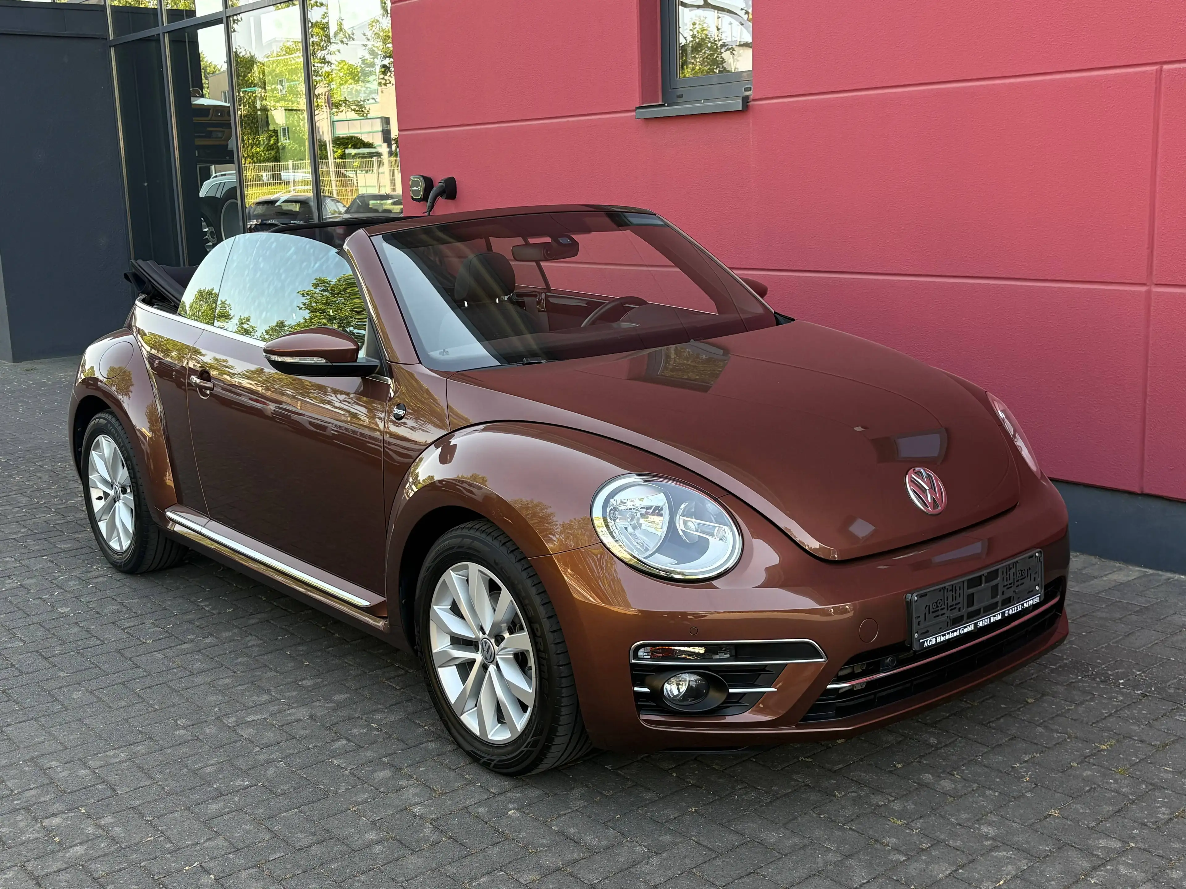 Volkswagen New Beetle CABRIOLET 1.2 TSI SONDERMODELL SOUND NAVI ALU17" 1-HAND TOP! — photo 4