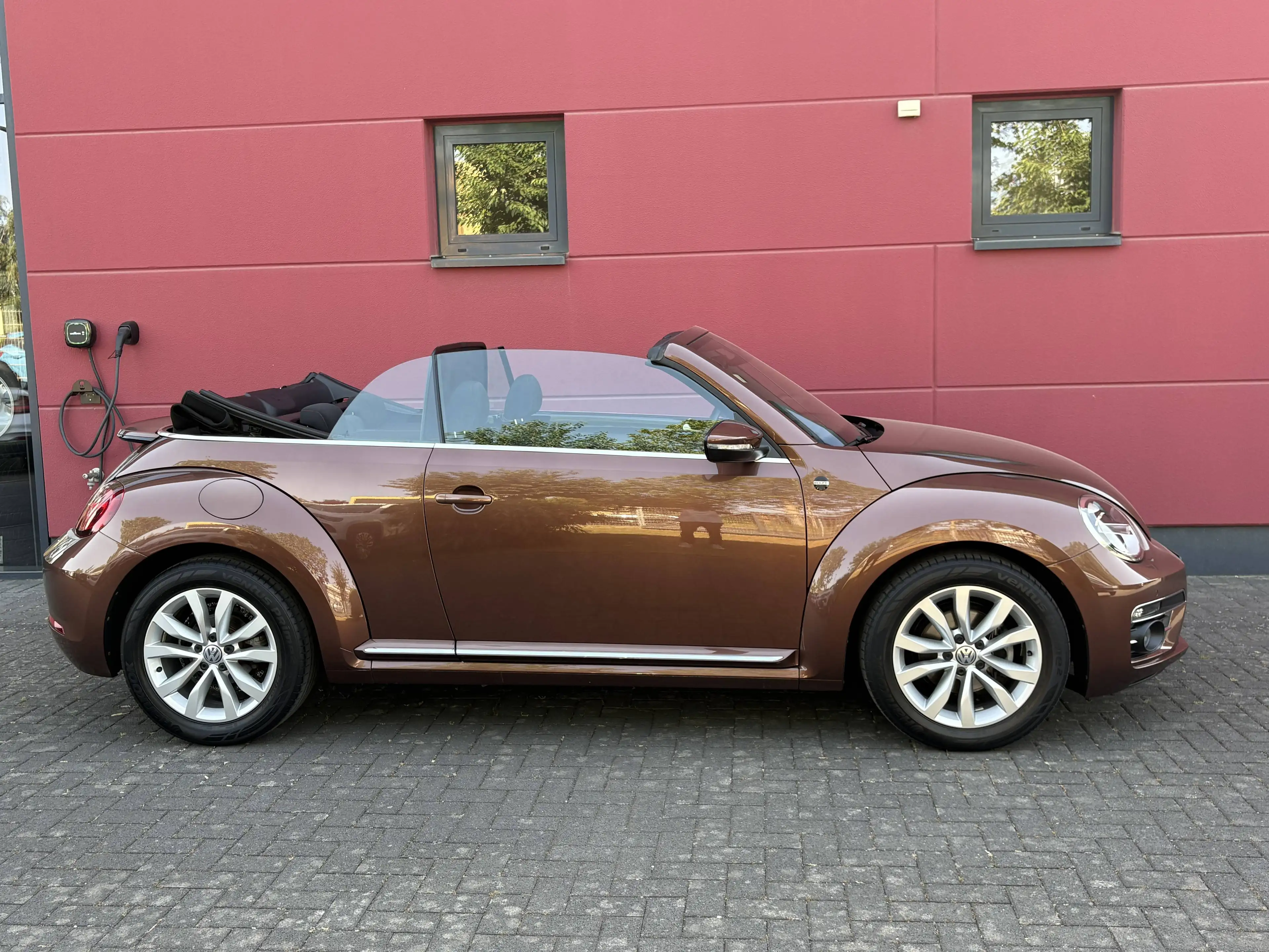 Volkswagen New Beetle CABRIOLET 1.2 TSI SONDERMODELL SOUND NAVI ALU17" 1-HAND TOP! — photo 6
