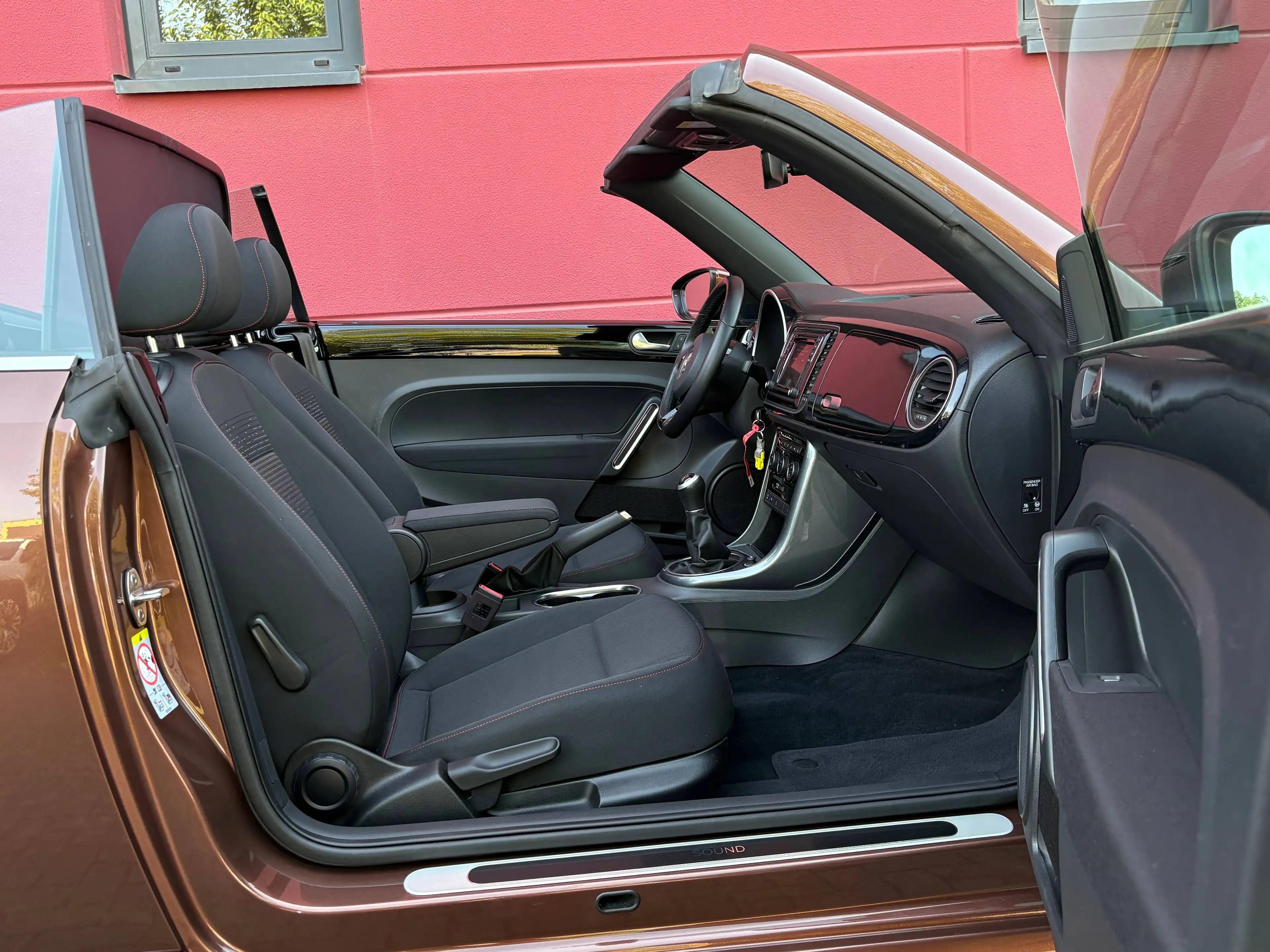 Volkswagen New Beetle CABRIOLET 1.2 TSI SONDERMODELL SOUND NAVI ALU17" 1-HAND TOP! — photo 14
