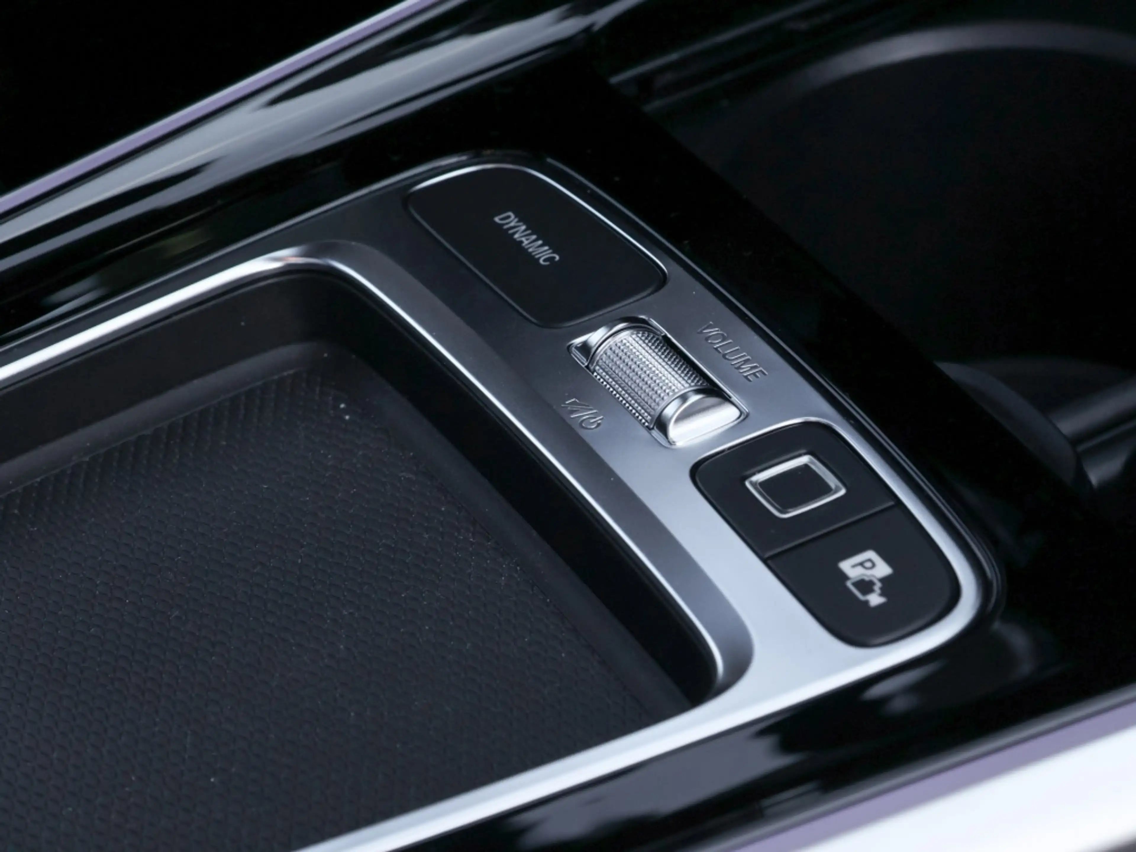 Mercedes-Benz GLB 250 4M AMG-Sport/Pano/AHK/360/7Sitze/MBeam — photo 8