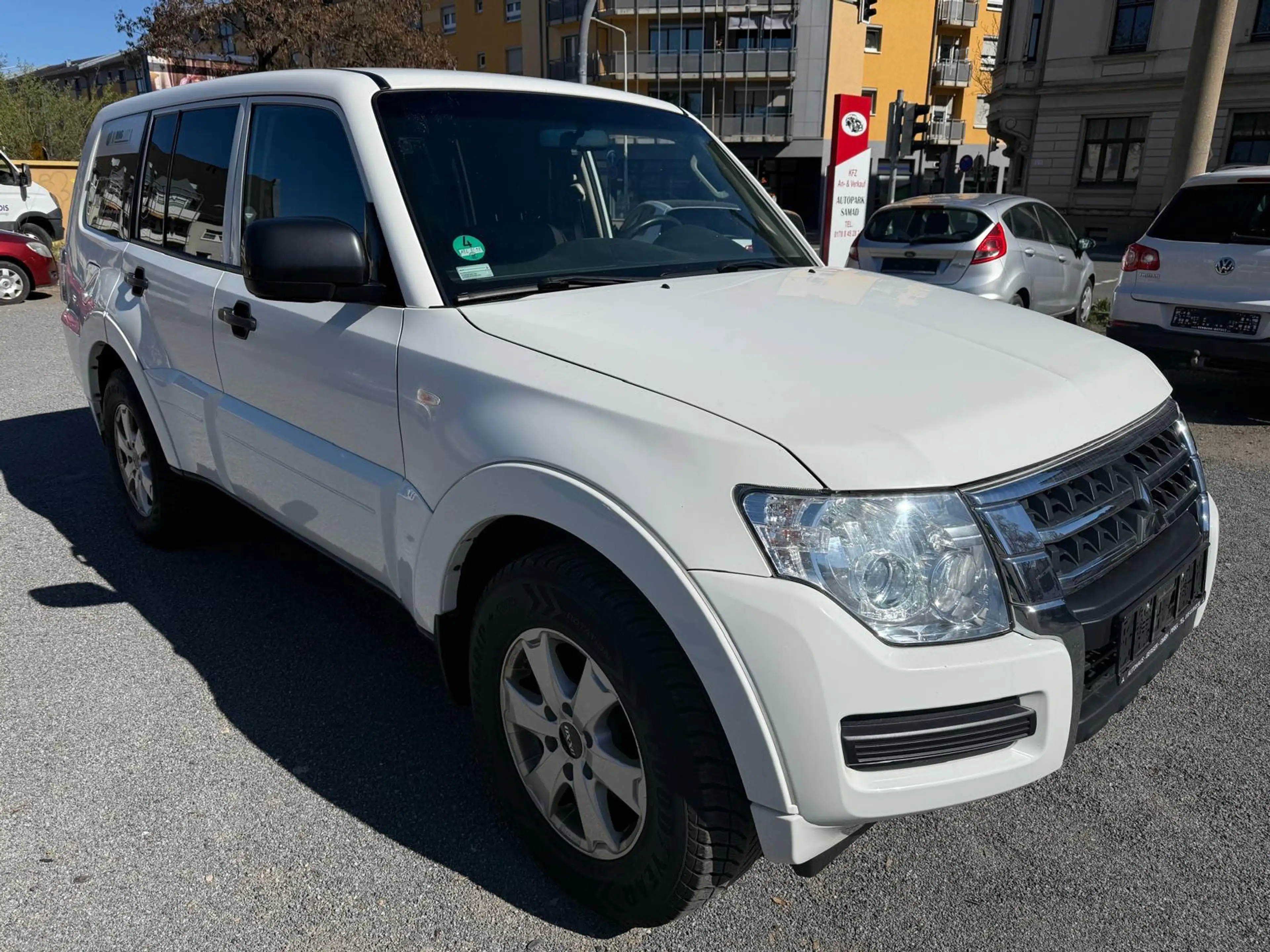 Mitsubishi Pajero 3.2 DI-D Basis (5-trg.) — photo 2