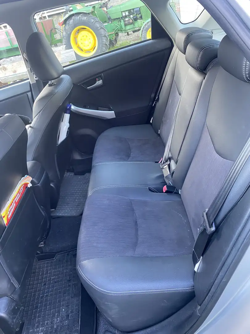 Toyota Prius (Hybrid) Life - 2