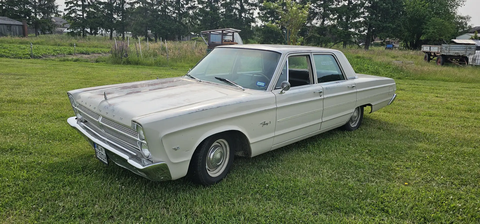 Plymouth Fury Beige - 1