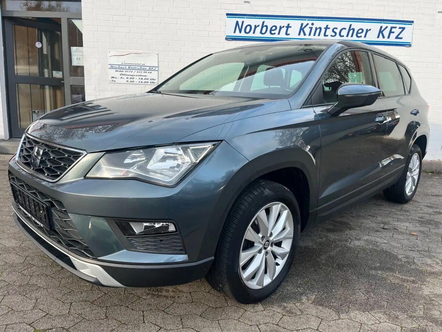 SEAT Ateca Style AHK schwenkb. Navi Kamera Grau - 1
