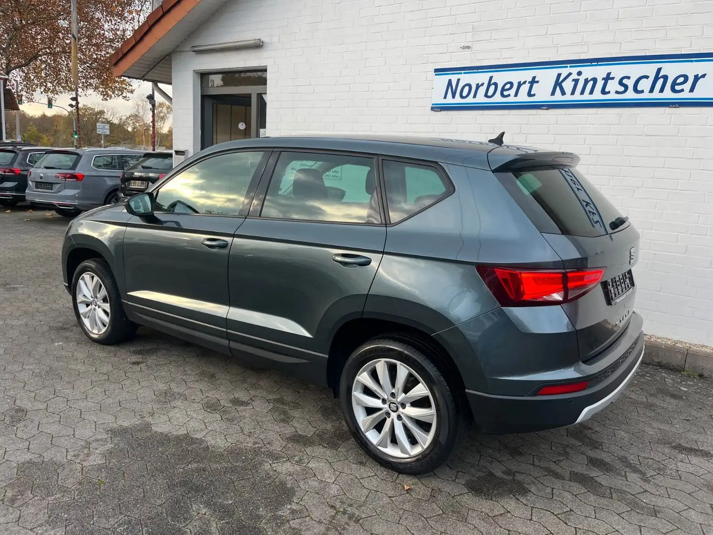 SEAT Ateca Style AHK schwenkb. Navi Kamera Grau - 2