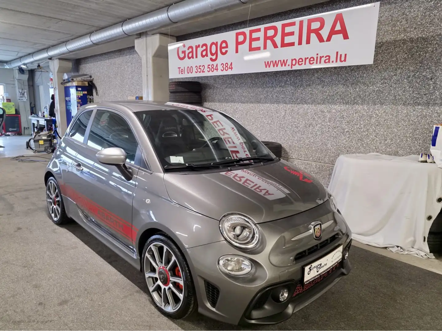 Abarth 595 Turismo 1.4 T-JET 165 AUTO BEATS CUIR NAVI 1 HAND Grau - 1