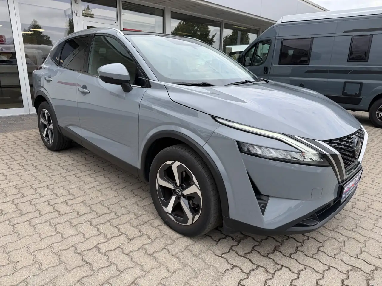 Nissan Qashqai 1.3 N-Connecta Winterpaket Panorama 360°, миниатюра 3