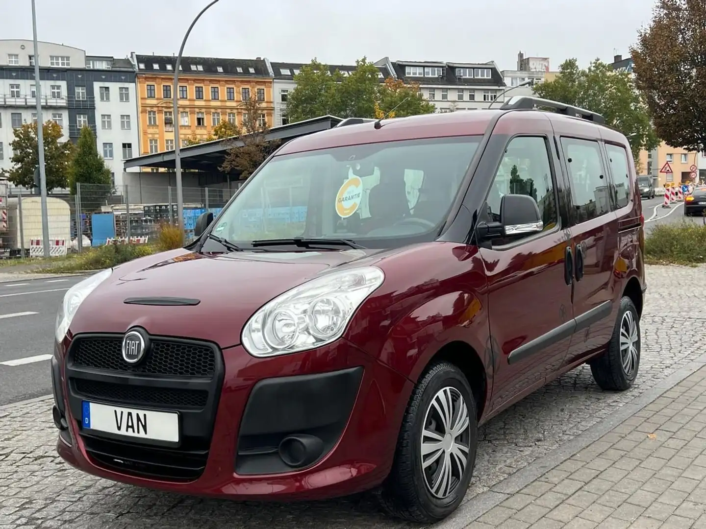 Fiat Doblo MyLife,Klima,Navi,7-Sitzer,Schiebetür-beidseit, Rouge - 2