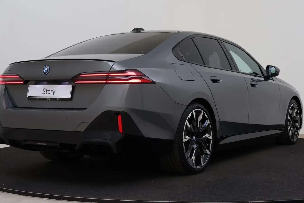 BMW i5 2026
