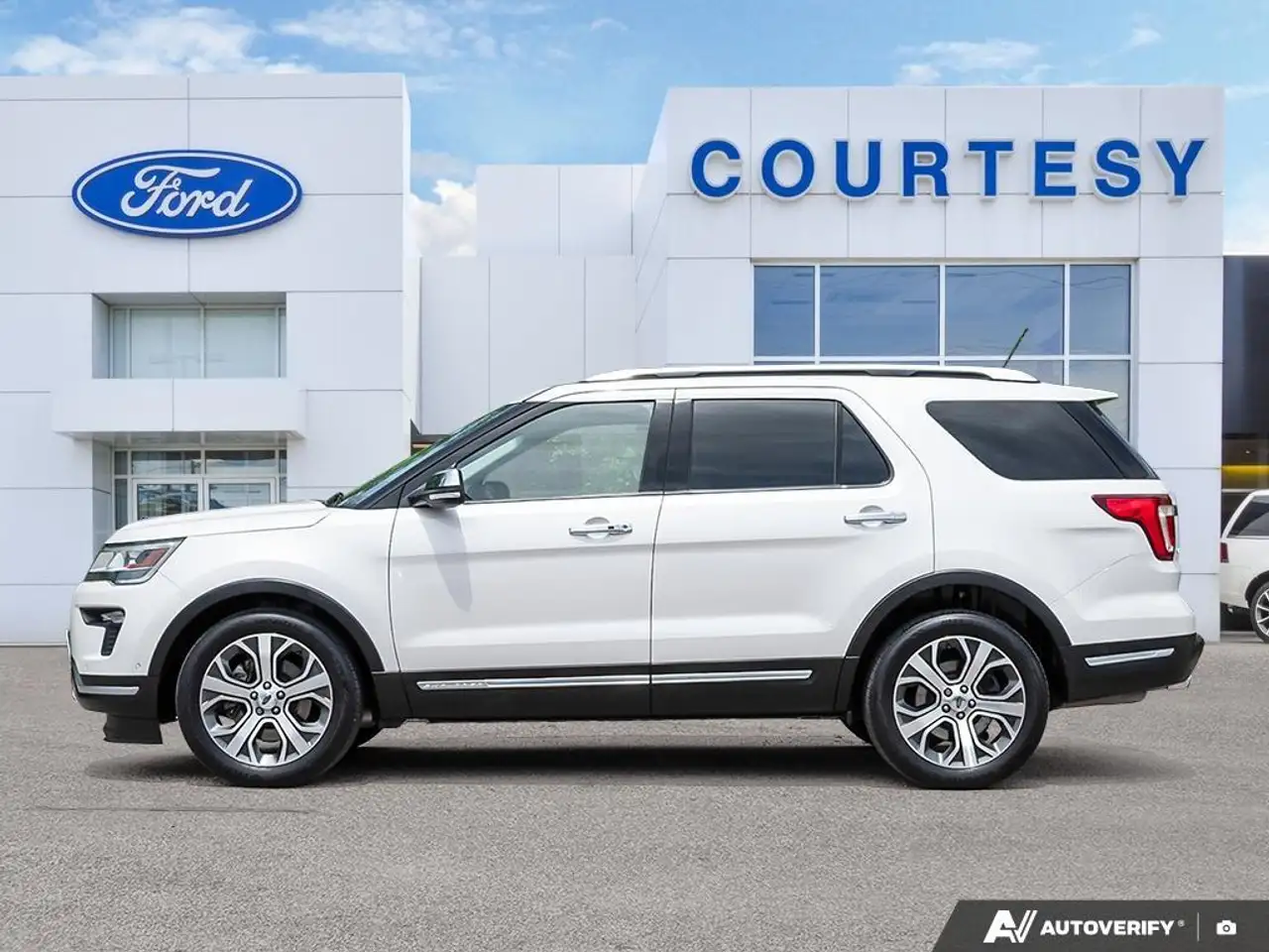 Ford Explorer photo Ford Explorer