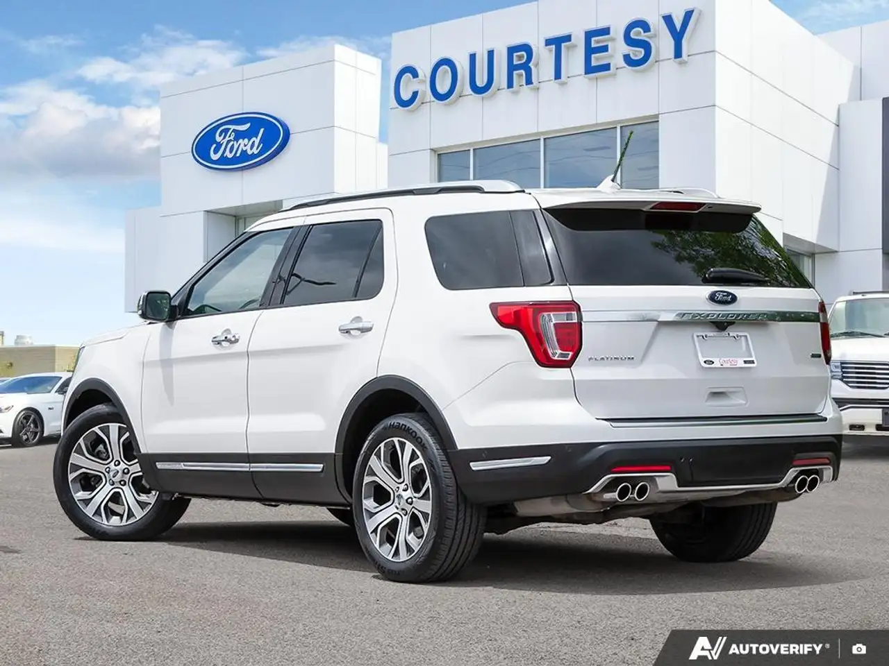 Ford Explorer photo Ford Explorer