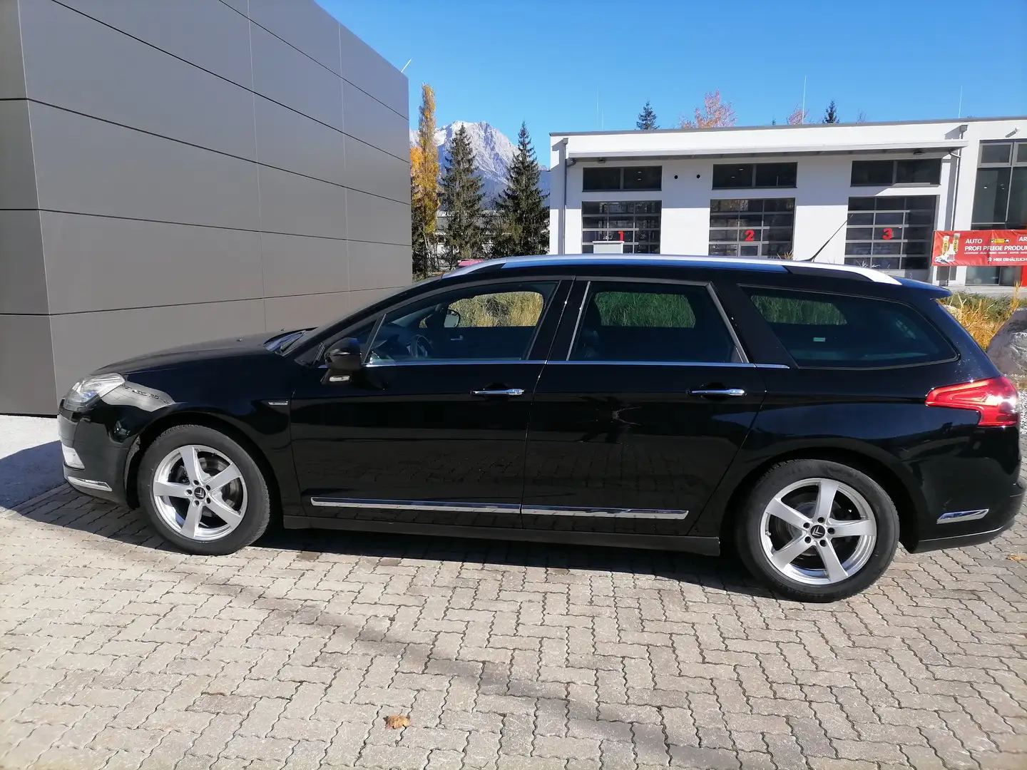 Citroen C5 C5 Tourer 2,0 HDi FAP Exclusive Aut. Exclusive Schwarz - 2