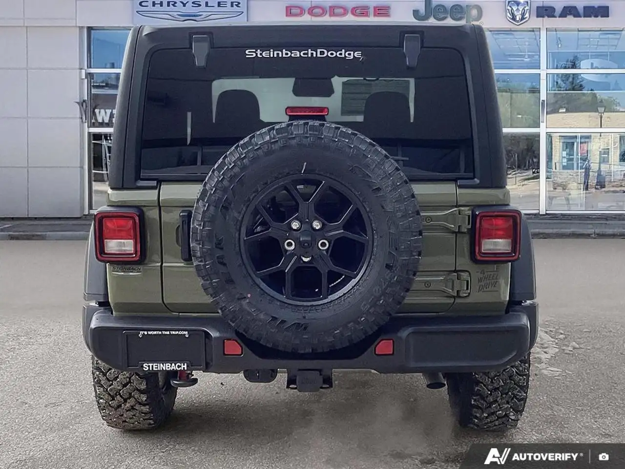 Jeep Wrangler снимка Jeep Wrangler