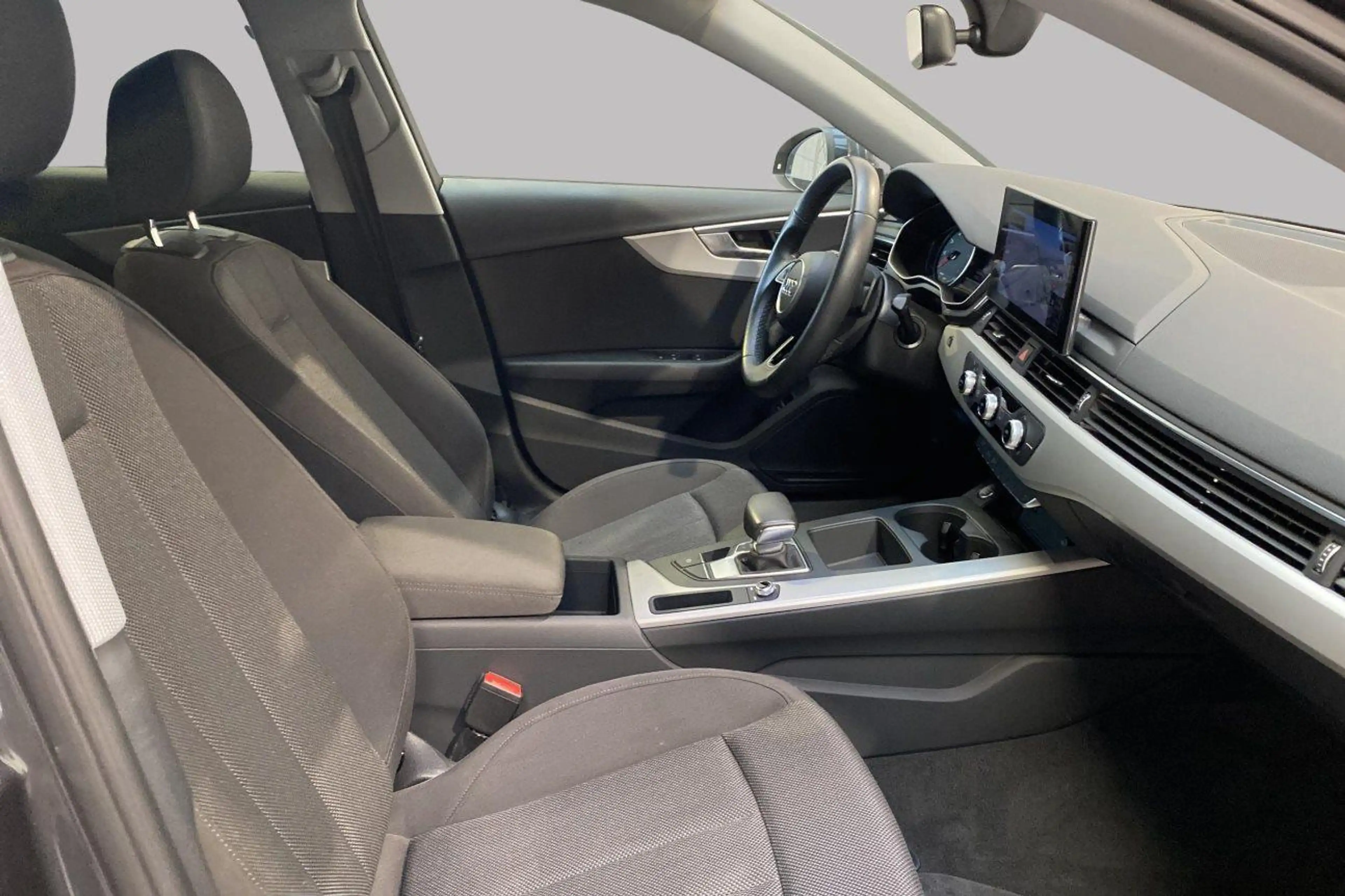 Audi A4 35 TFSI Business Edition S-Tronic — photo 8