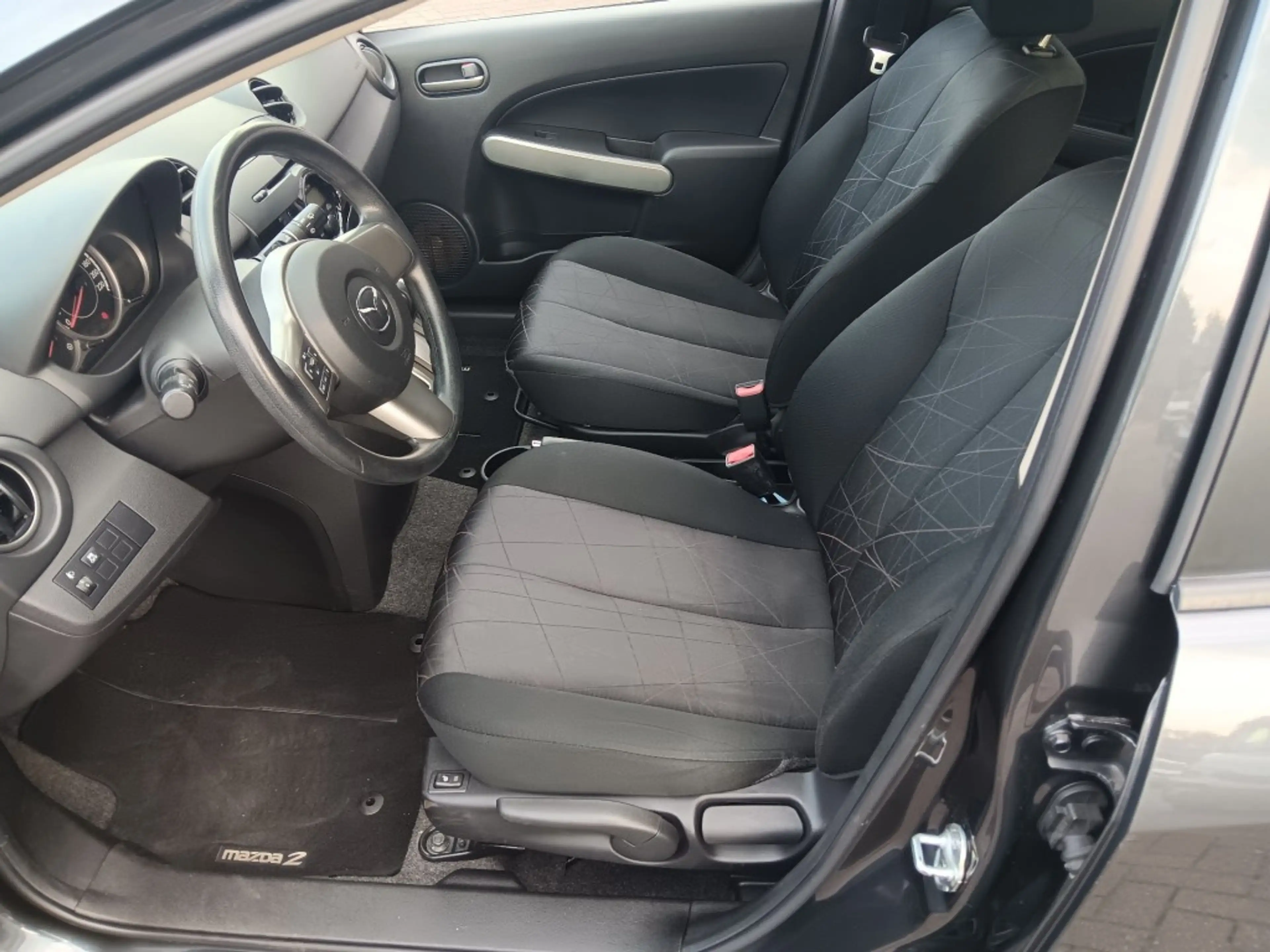 Mazda 2 1.5  Automaat  Active+  37000km!!!  Airco  CV  Ele — photo 12