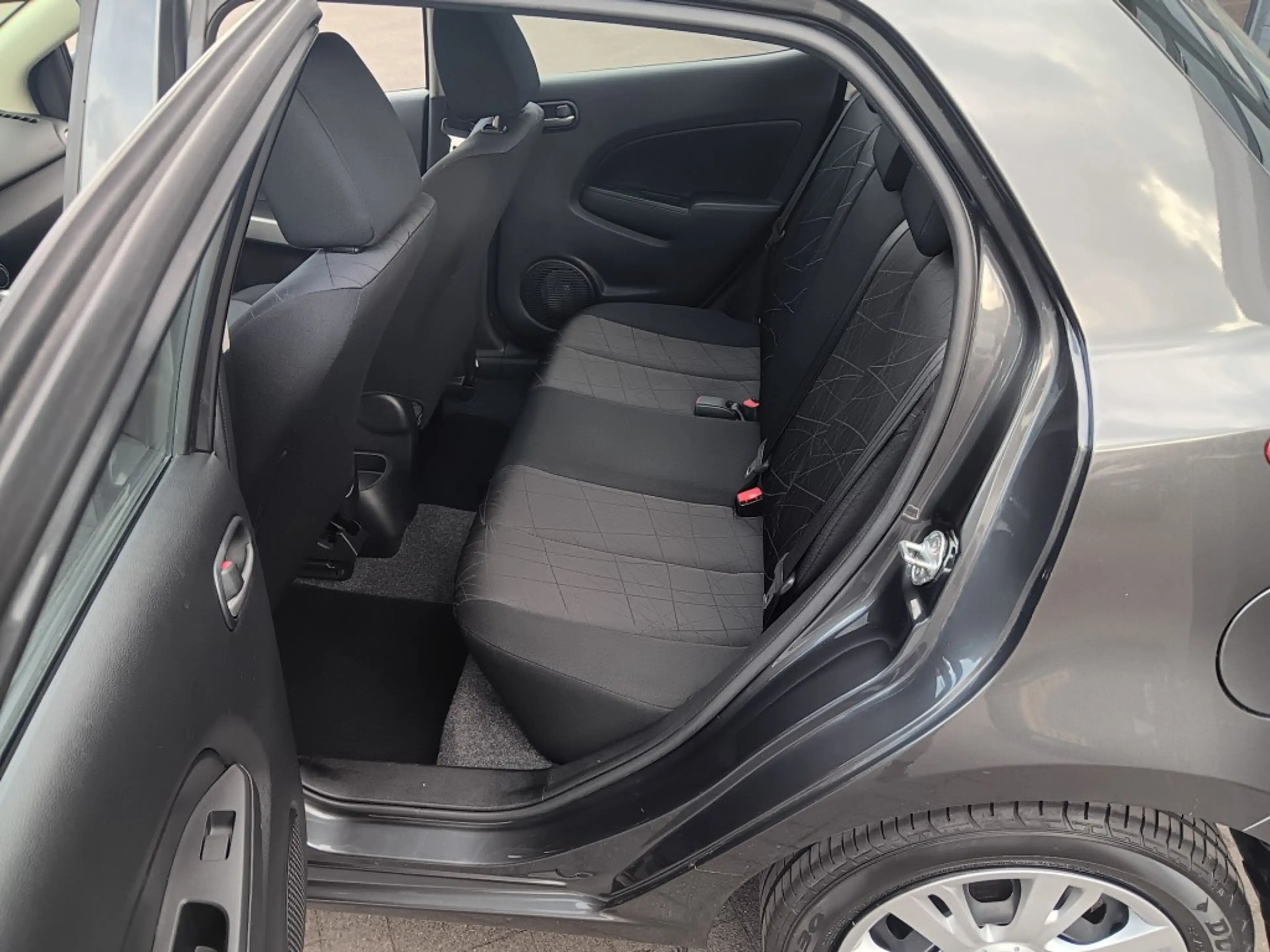 Mazda 2 1.5  Automaat  Active+  37000km!!!  Airco  CV  Ele — photo 13