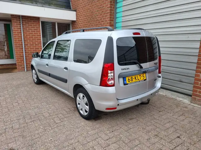Dacia Logan view 3
