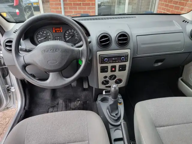 Dacia Logan view 6