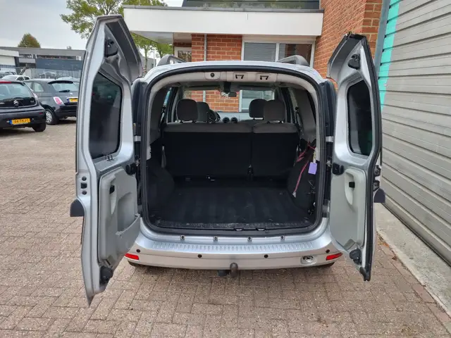 Dacia Logan view 7
