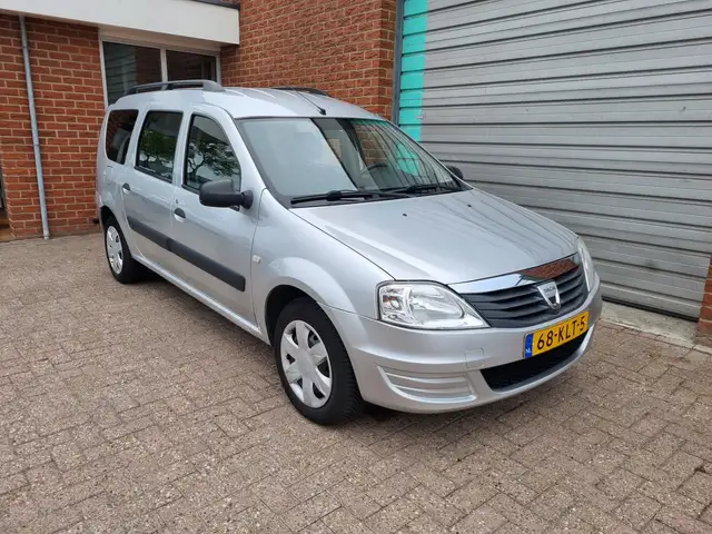 Dacia Logan view 2