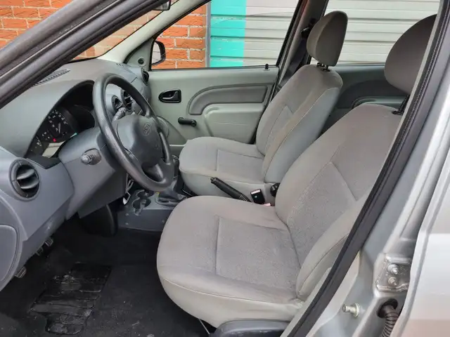 Dacia Logan view 5